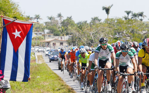 20100325211228-ciclistas-cubanos.jpg