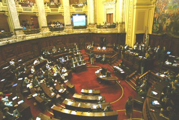 20101011160712-interior-del-parlamento-uruguay.jpg