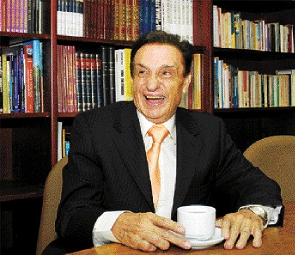 Julio Olivar Cabrera, único canario distinguido en persona por los Premios Tabaré 2009
