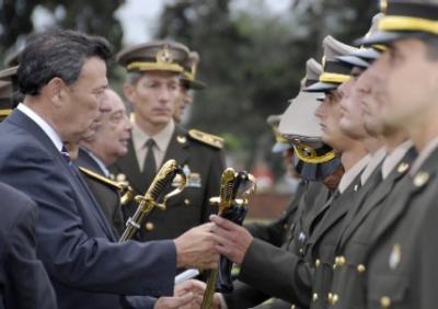 El vicepresidente entregó el sable a los nuevos oficiales del Ejercito del Uruguay