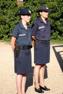 ¿Hay policias femeninas de Canelones en funciones impropias?